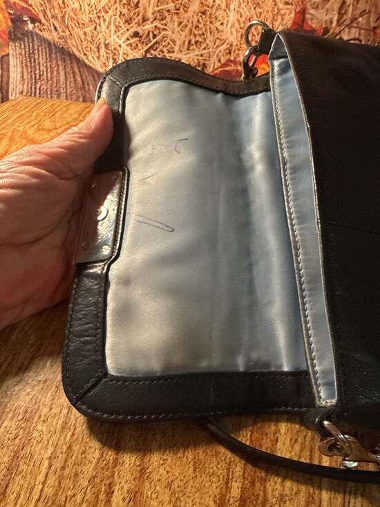 Coach - Picture 3 of 5